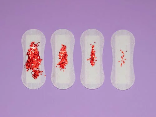 Kubeczek menstruacyjny – alternatywa dla tamponów i podpasek?