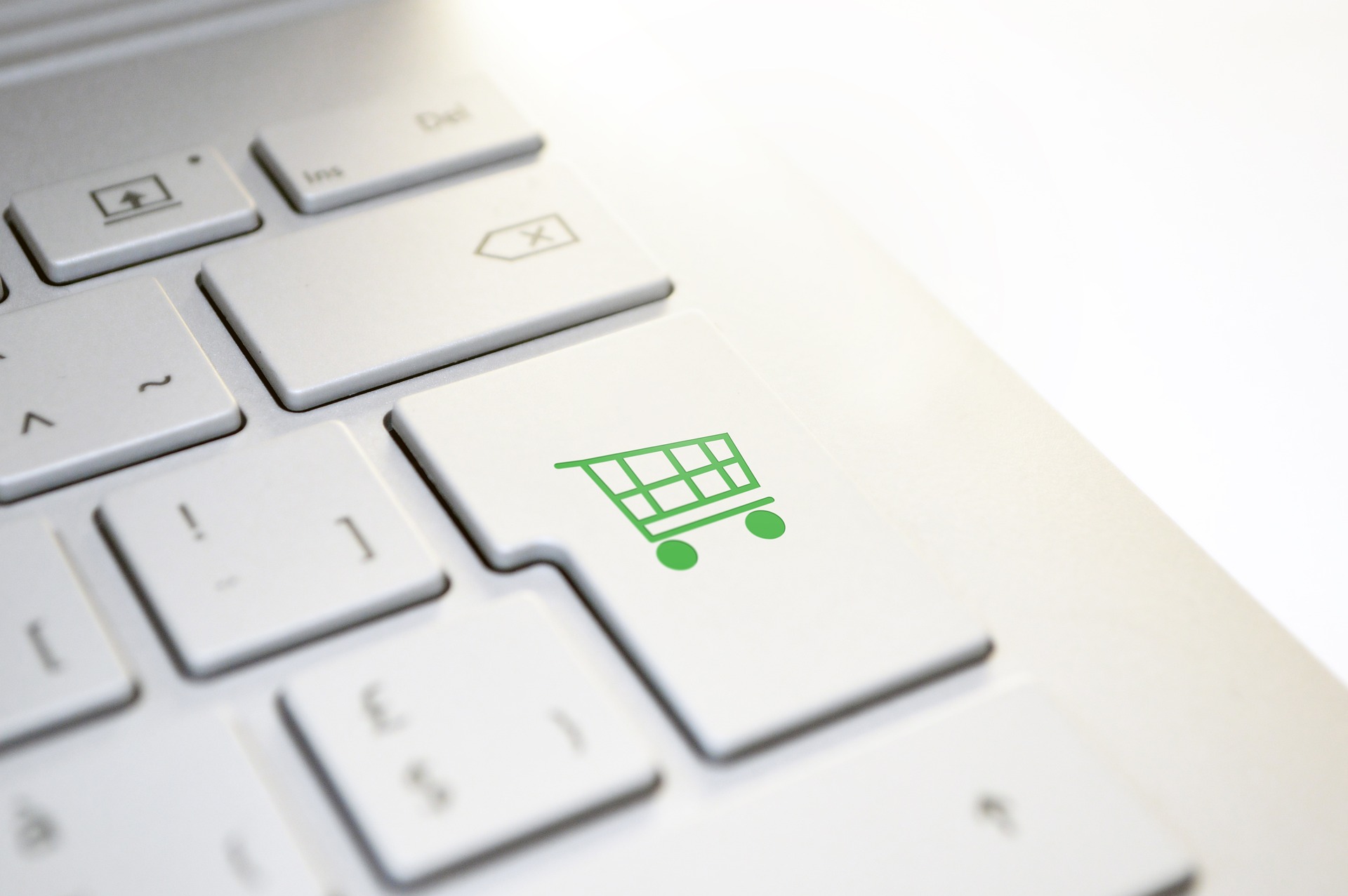 Bezpieczne zakupy online: Twoje przewodnikiem krok po kroku